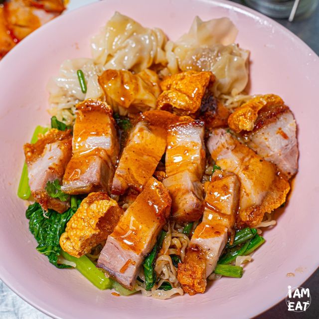 อ้วน อ้วน บะหมี่หมูกรอบ ร้านเด็ดย่านจอมทอง
