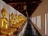 สักการะพระพุทธชินราช พิษณุโลก