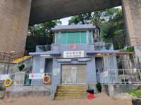 青山公路橋底的雙仙灣泳灘