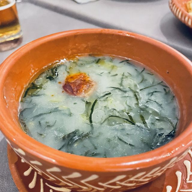價錢偏貴但好食，環境靚，一定要預約