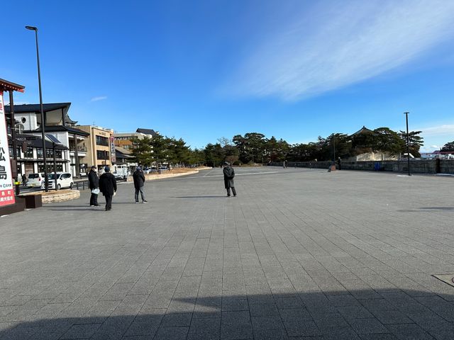 一次看松島灣超過260個島嶼 還有露天區可以吹風看海 松島遊船必看仁王島、鐘島