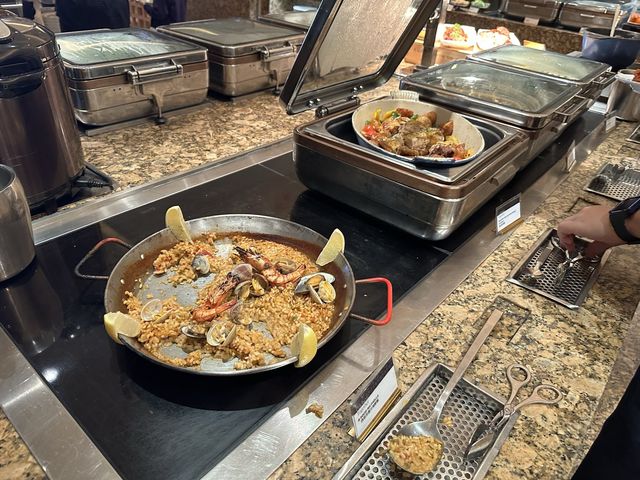 下午自助餐好抵食有長腳蟹同生蠔