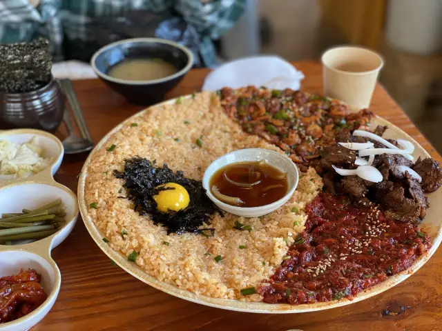 경주 맛집은 여기 다 모였다 : 황리단길 🧡