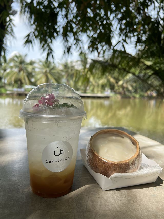Coco&coff คาเฟ่ร่มรื่น กลางสวนมะพร้าว