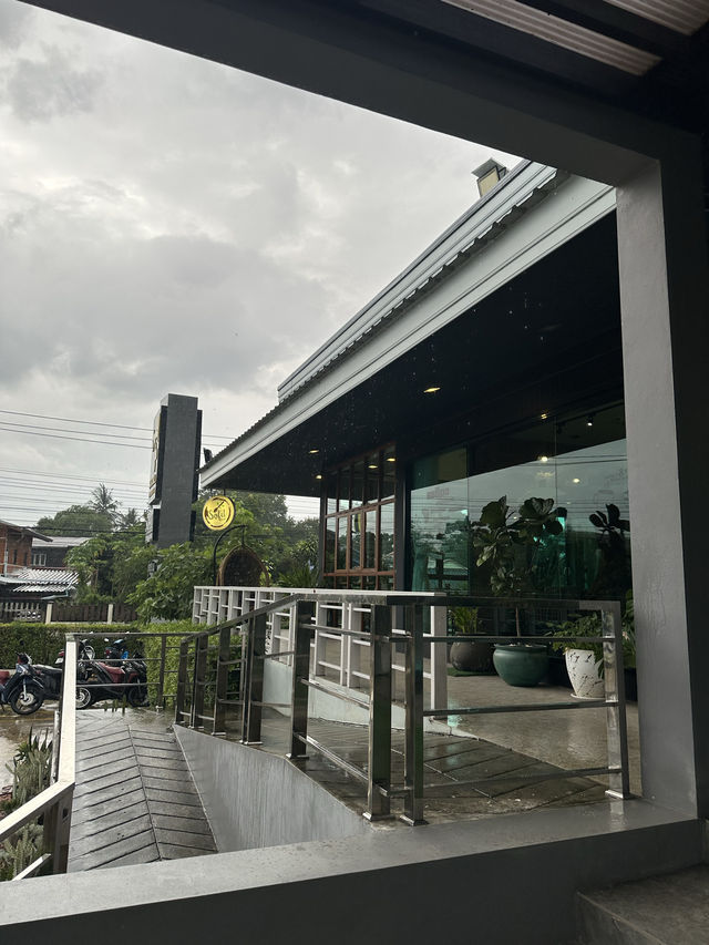 ร้านอาหารในเมืองนารอง🍛