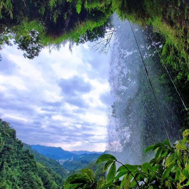 Yinhe cave ถ้ำผาน้ำตกอิ๋นเหอ ใกล้ไทเป