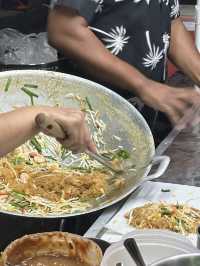 ล้านผัดไทยเจ๊แมว 🍤🍜