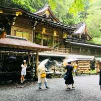 京都叡山電車線上的鞍馬寺和鞍馬天狗