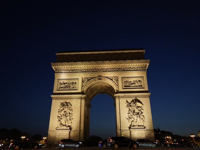 巴黎🇫🇷早午夜在過百年歷史的凱旋門