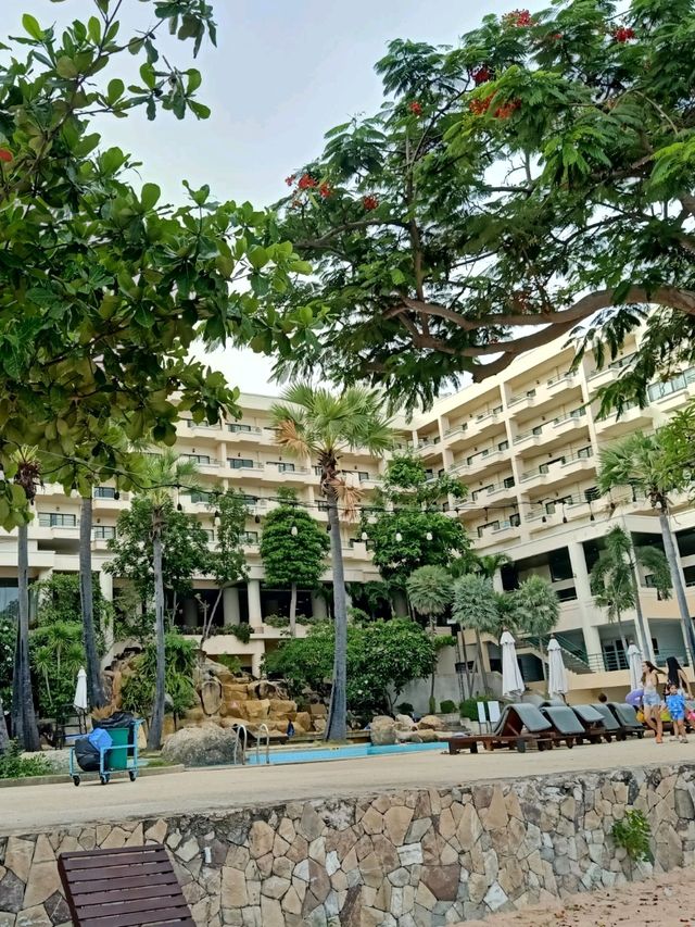 การ์เด้นท์ ซีวิว รีสอร์ท สระสวยมีชายหาดส่วนตัว
