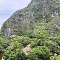 Ninh Bình, Hanoi Vietnam 🏔️⛅ 