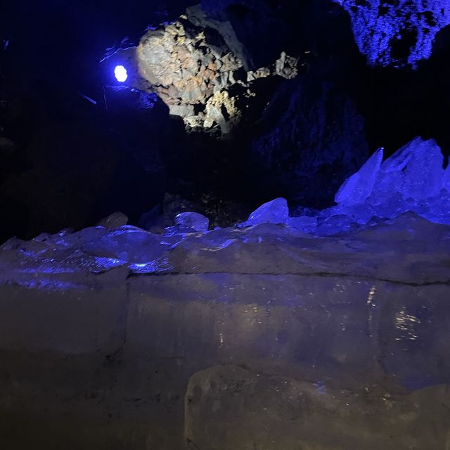 鳩沢氷 ICE CAVE