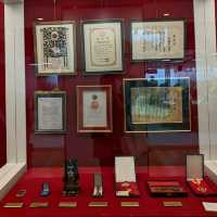 カップヌードルミュージアム、売店、展示品、安藤百福さんの色紙や私物の展示コーナー
