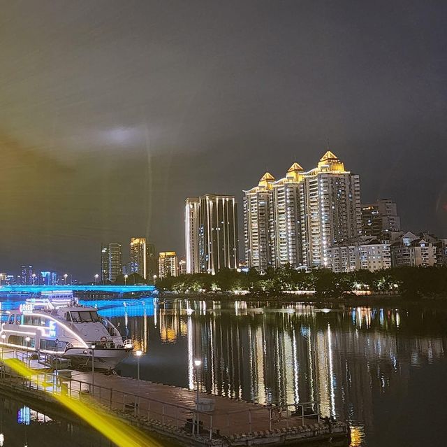 A great night walk in Min River
