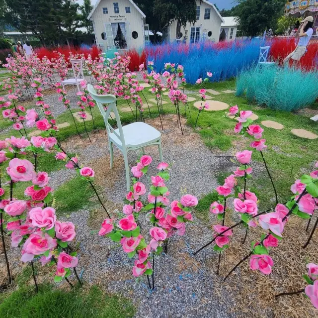 A lovely lakeside cafe in Hua Hin