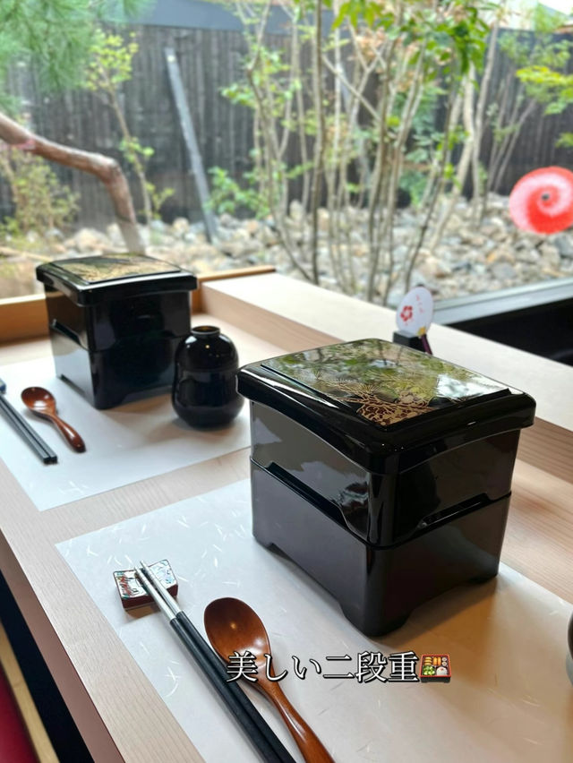 京都【北野天満宮】素敵な空間で頂く和牛のステーキ重をランチ✨