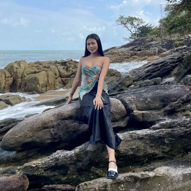 หาดลับ ติดคาเฟ่ที่กำลังมาแรงที่ ขนอม 🌊