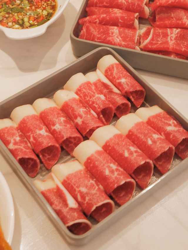 愉景新城火鍋店，午市套餐價格優惠