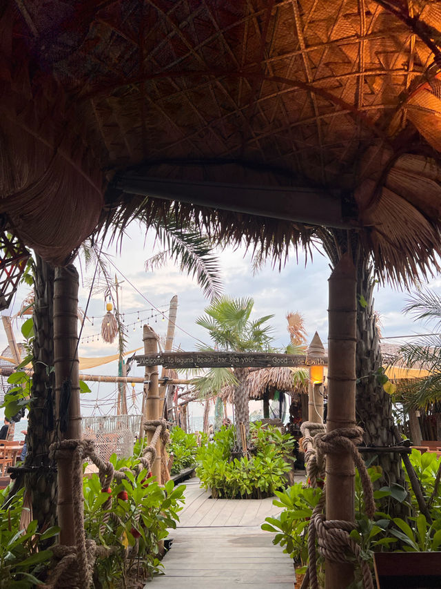 คาเฟ่ริมทะเลบางแสน laguna cafe ✨🌴🌊