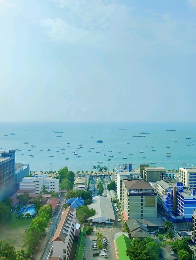 芭提雅丨從酒店頂樓俯瞰整個芭提雅丨芭提雅中心基地酒店