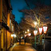 🩷 The street of Kazue-machi Chaya