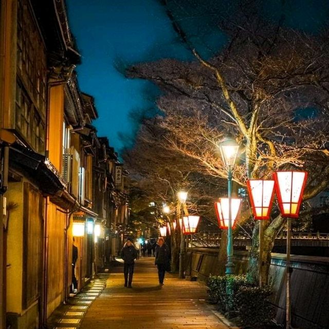 🩷 The street of Kazue-machi Chaya