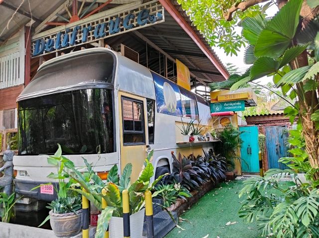 ที่พักริมน้ำแม่กลอง ราชบุรี ฉบับคนมีหมา 