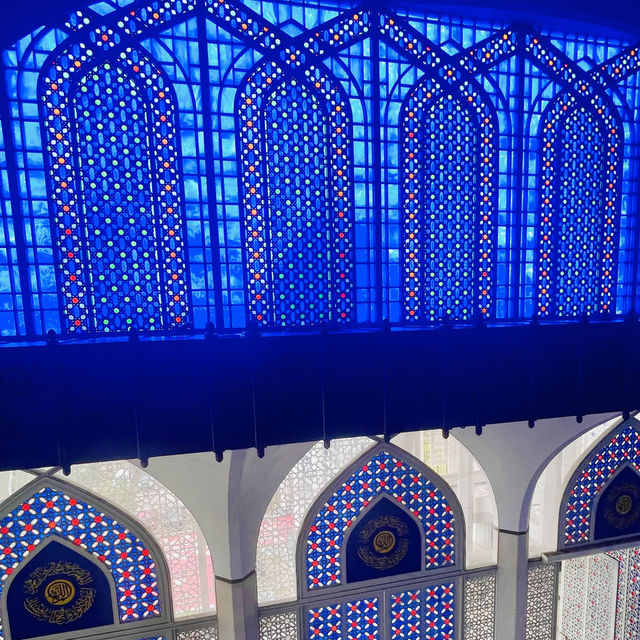 【マレーシア🇲🇾/鮮やかなブルーが美しい✨モスク🕌】