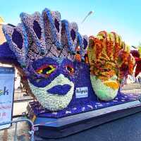 See upclose the Flower Parade Floats in Haarlem!