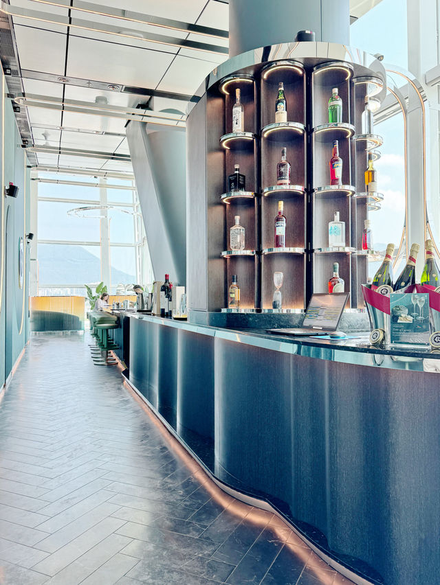 機場禁區竟然有免費午餐！香港機場靚景bar