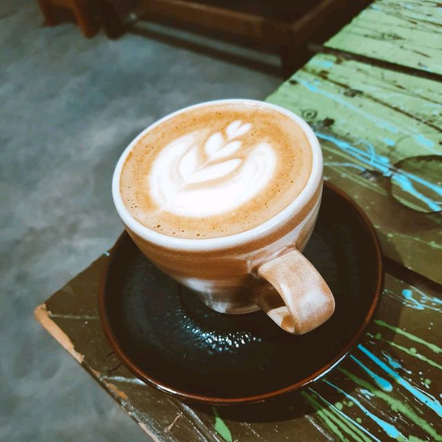 ORING COFFE | Colonial-themed coffee shop