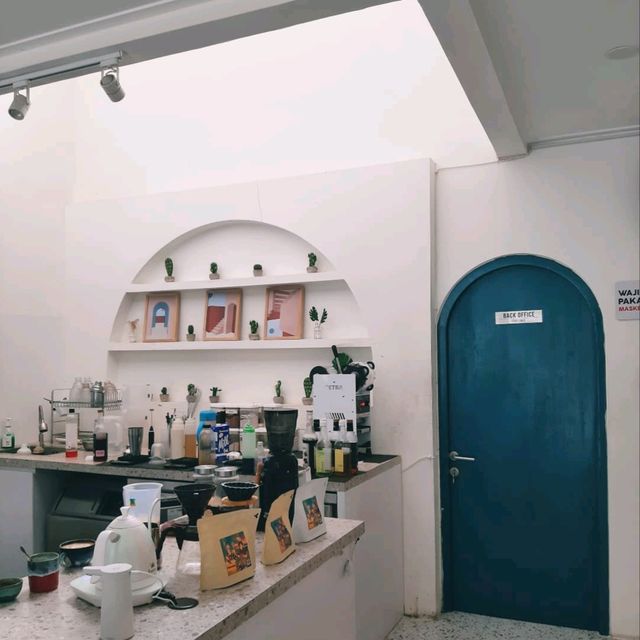 THERE'S A LOVELY COFFEE SHOP IN BINTARO