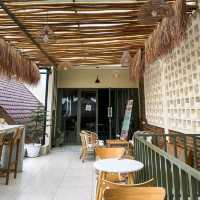 COFFITH COFFEE KITCHEN | WITH A COMFORTABLE INDOOR AREA & THE OUTDOOR SIDE IS COZY