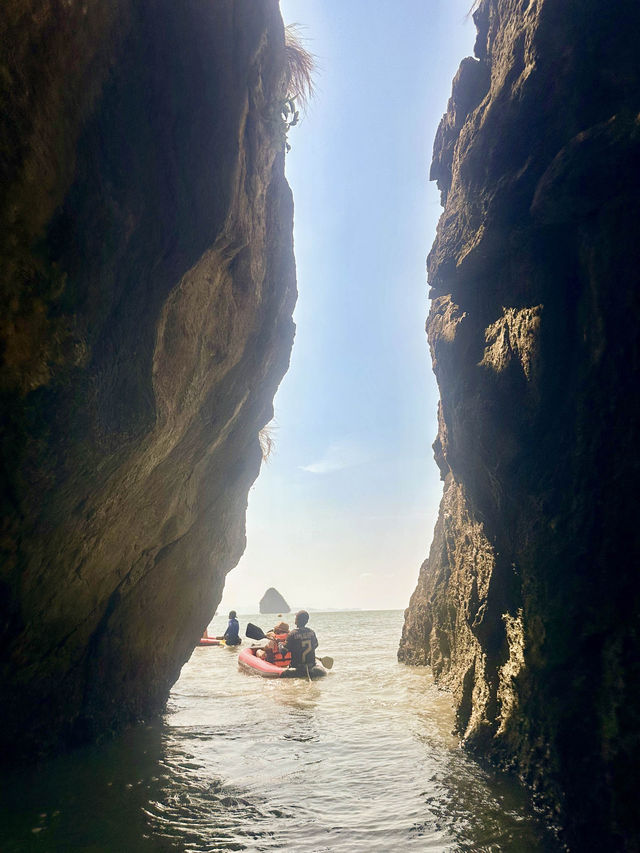 A Splash of Adventure in Phuket! 🌊