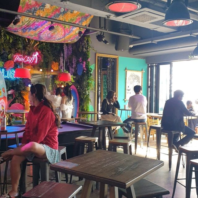 세상 힙한 펍! 더클리프 제주