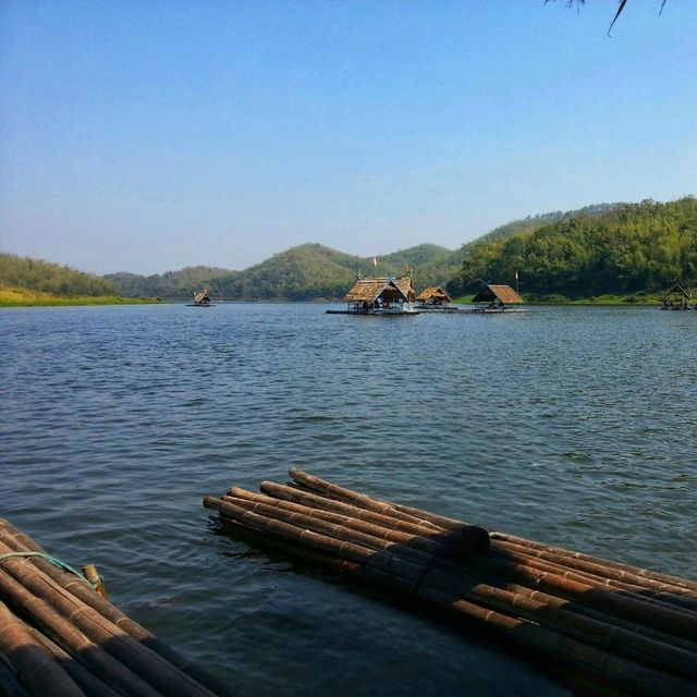กิจกรรมล่องแพที่ห้วยกระทิง
