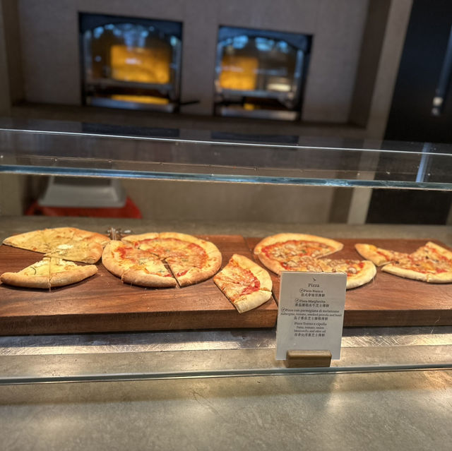 Exceptional Hospitality at The Pier Business Class Lounge Exceptional Hospitality at The Pier Business Class Lounge