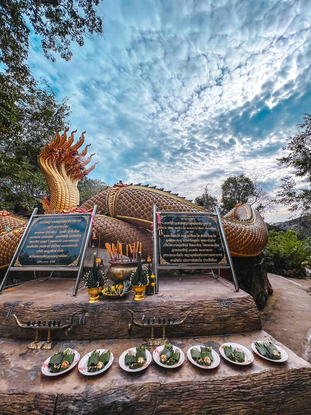 ชวนทุกคนเที่ยววัดที่อุดรธานี กับวัด ภูตะเภาทอง 