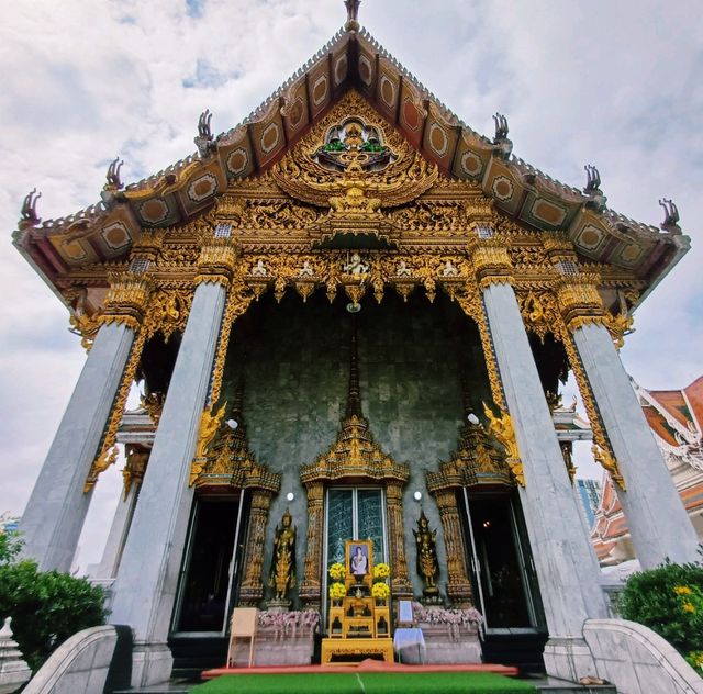 泰國曼谷市中心華藍蓬區最著名的歷史寺廟景點華藍蓬寺，華麗建築，適合拍照📸打卡冥想好去處
