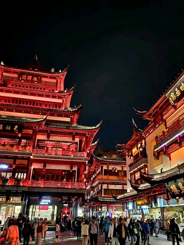 สัมผัสจีนโบราณที่ Yuyuan Old Street