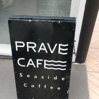 PRAVE CAFE, Sriracha