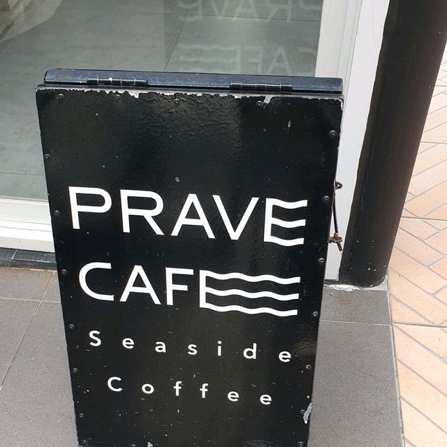 PRAVE CAFE, Sriracha