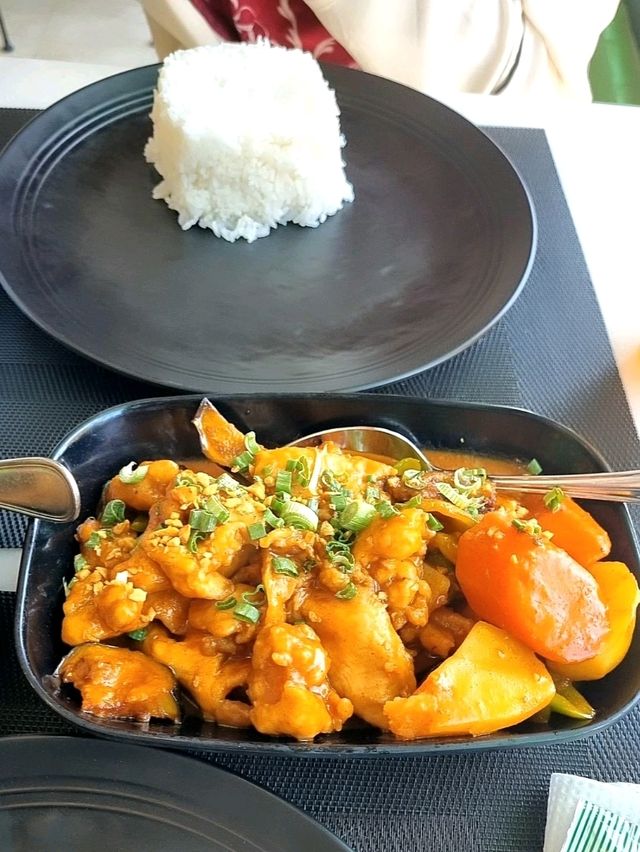 DELICIOUS ASIAN CUISINE AT GREEN RIBBON, MADINAH