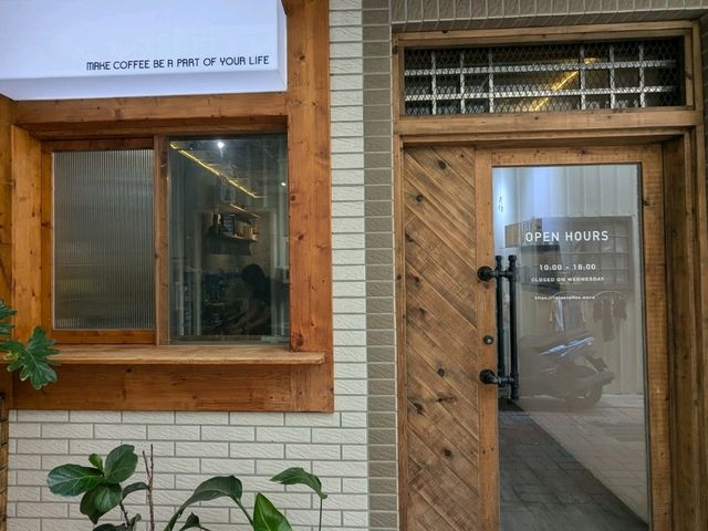 台南-武英殿巷仔內的小清新咖啡店：1 PLUS CAFE 一家咖啡