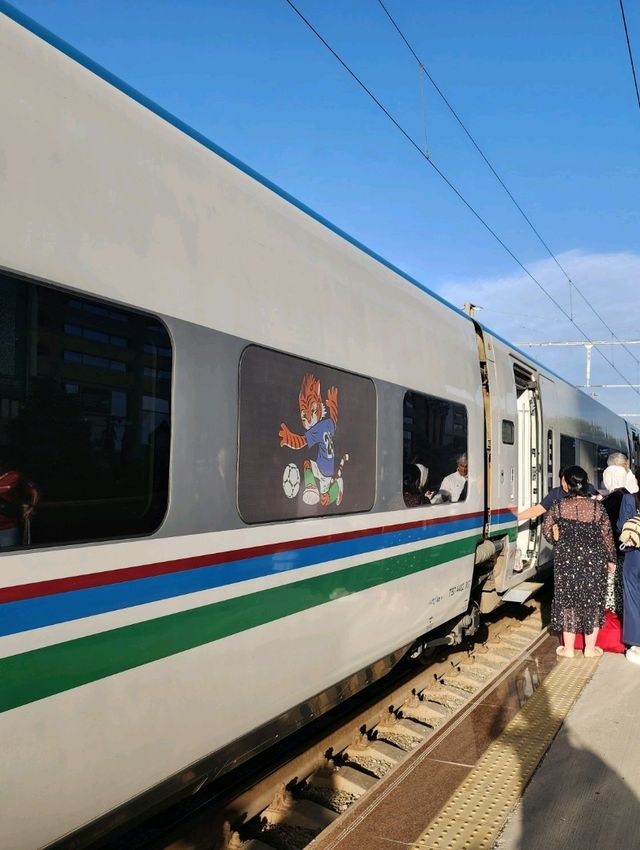高速鉄道アフラシアブ号【ウズベキスタン】