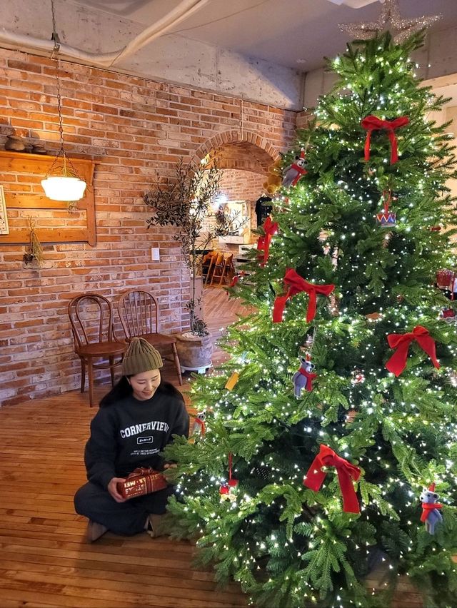 대형트리가 있는 거제도 크리스마스카페🎄