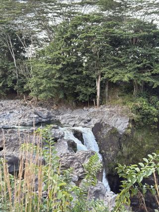 Rainbow Falls: Hawaii’s Colorful Cascade of Beauty