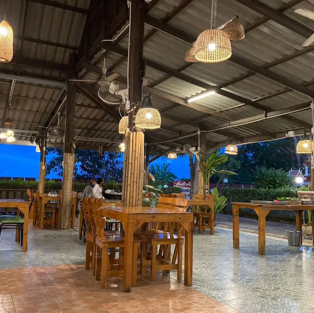 ส้มตำเจ๊แดง