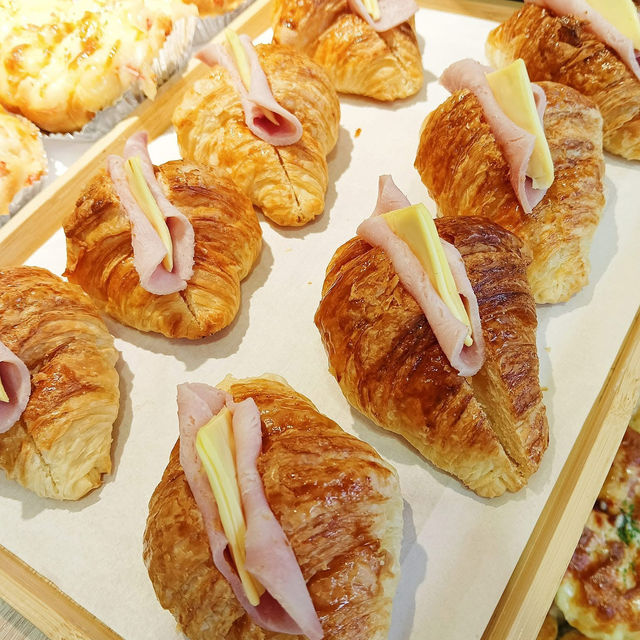 เบเกอรี่ร้านดังมีให้เลือกอร่อยกว่า 3,000 ชิ้น