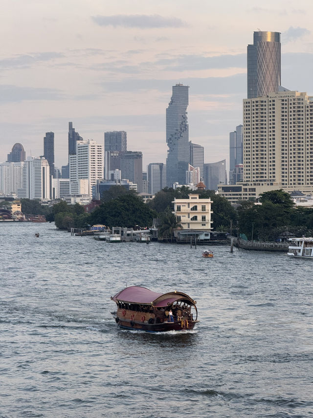ชมวิวเจ้าพระยา แวะปากคลองตลาด
